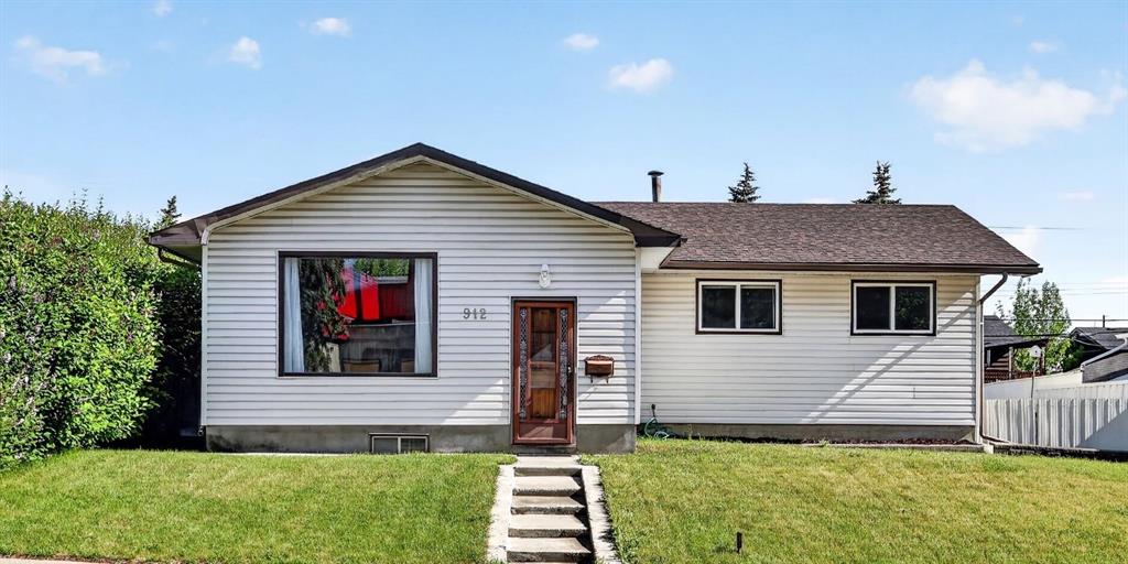 Picture of 912 Stonehaven Road SW, Calgary Real Estate Listing