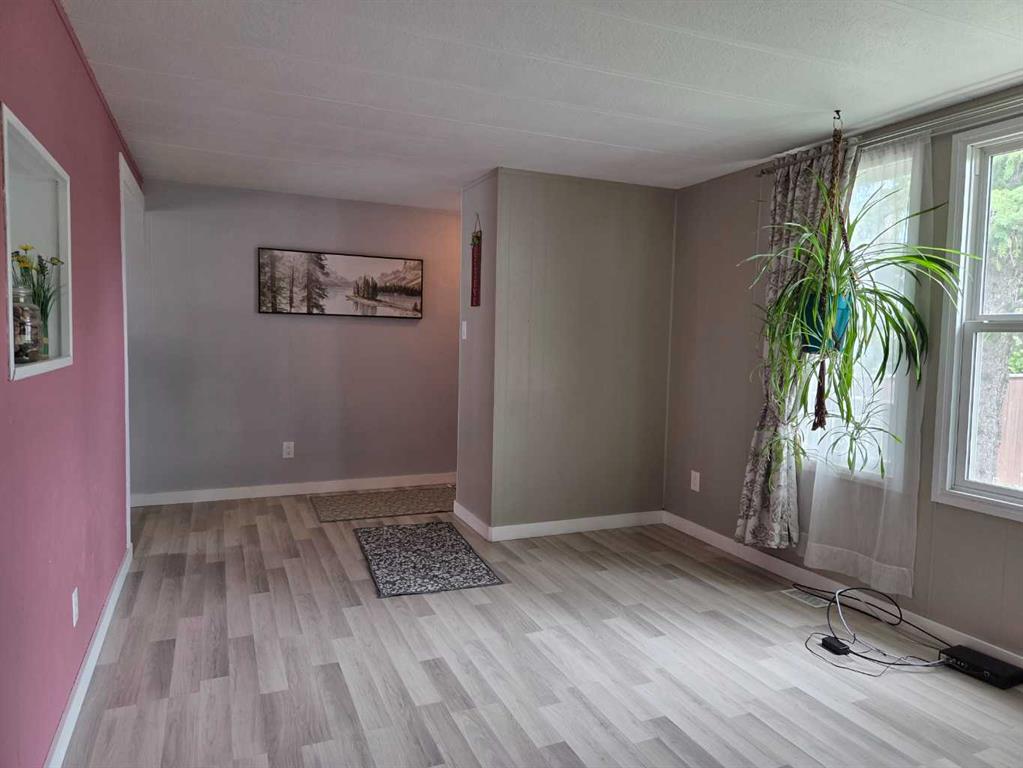 Picture of 205 5 Avenue N, Champion Real Estate Listing