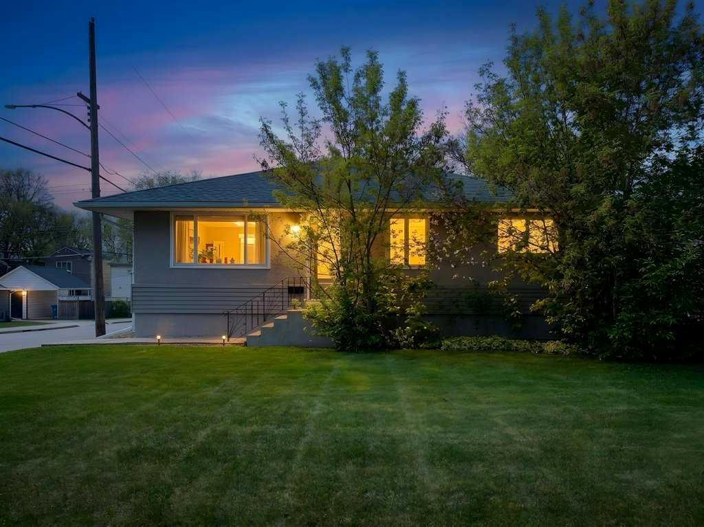 Picture of 2203 9 Avenue NW, Calgary Real Estate Listing