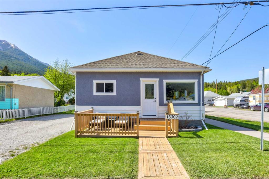 Picture of 13302 17 Avenue , Blairmore Real Estate Listing