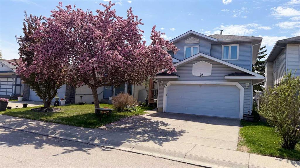 Picture of 49 Applewood Court SE, Calgary Real Estate Listing