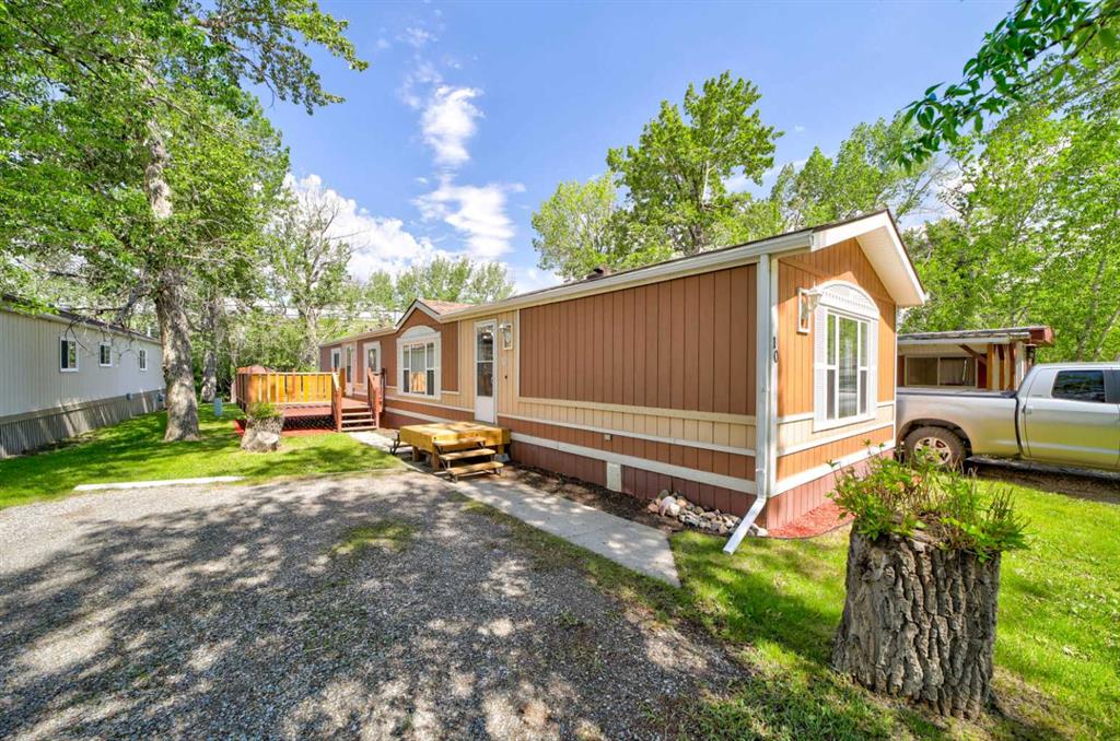 Picture of 10, 1229 Waterton Avenue , Pincher Creek Real Estate Listing