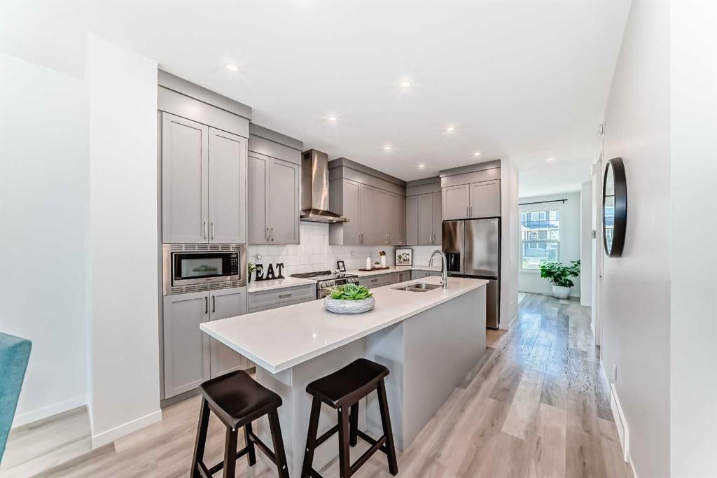 Picture of 238 Aquila Drive NW, Calgary Real Estate Listing