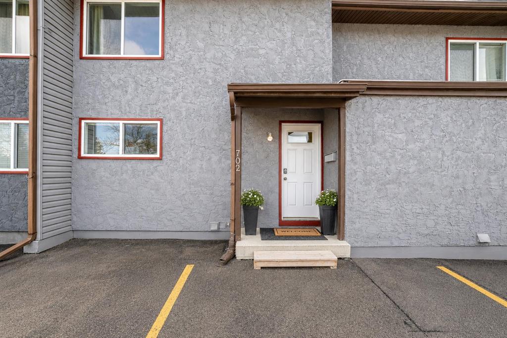 Picture of 702, 9930 Bonaventure Drive SE, Calgary Real Estate Listing
