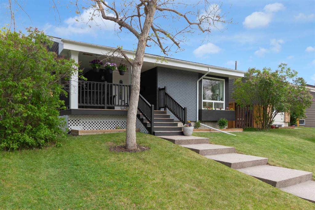 Picture of 15 Woodglen Road SW, Calgary Real Estate Listing
