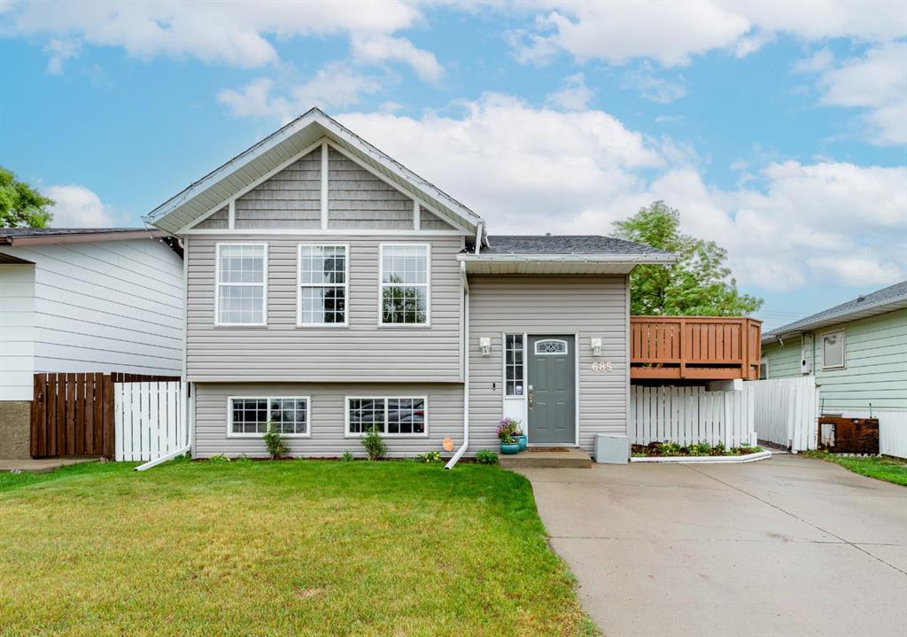Picture of 685 3 Avenue W, Drumheller Real Estate Listing