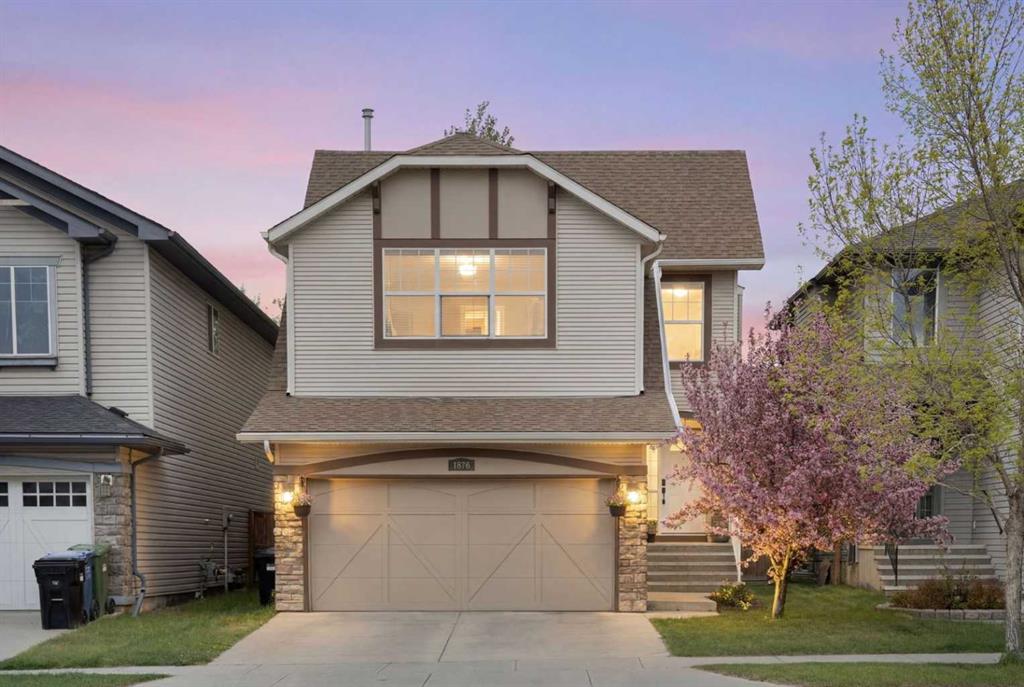 Picture of 1876 New Brighton Drive SE, Calgary Real Estate Listing