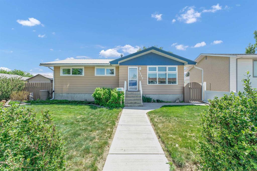 Picture of 1277 Crockford Crescent NW, Medicine Hat Real Estate Listing