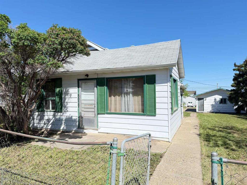 Picture of 5027 46 Avenue , Spirit River Real Estate Listing