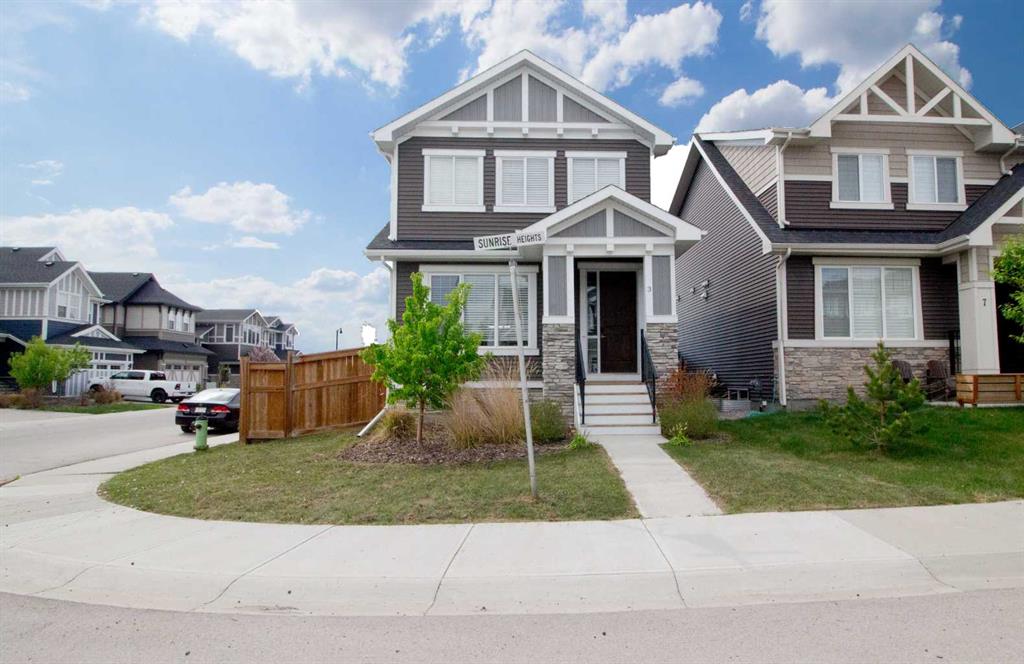 Picture of 3 Sunrise Heights , Cochrane Real Estate Listing