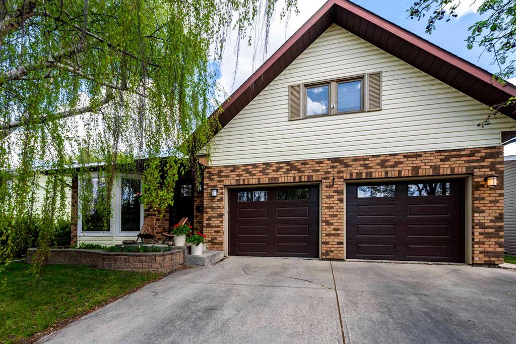 Picture of 19 Maxwell Avenue , Red Deer Real Estate Listing