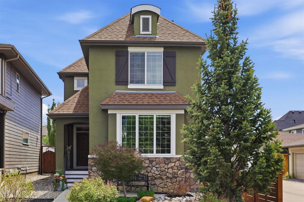 Picture of 341 Marquis Heights SE, Calgary Real Estate Listing