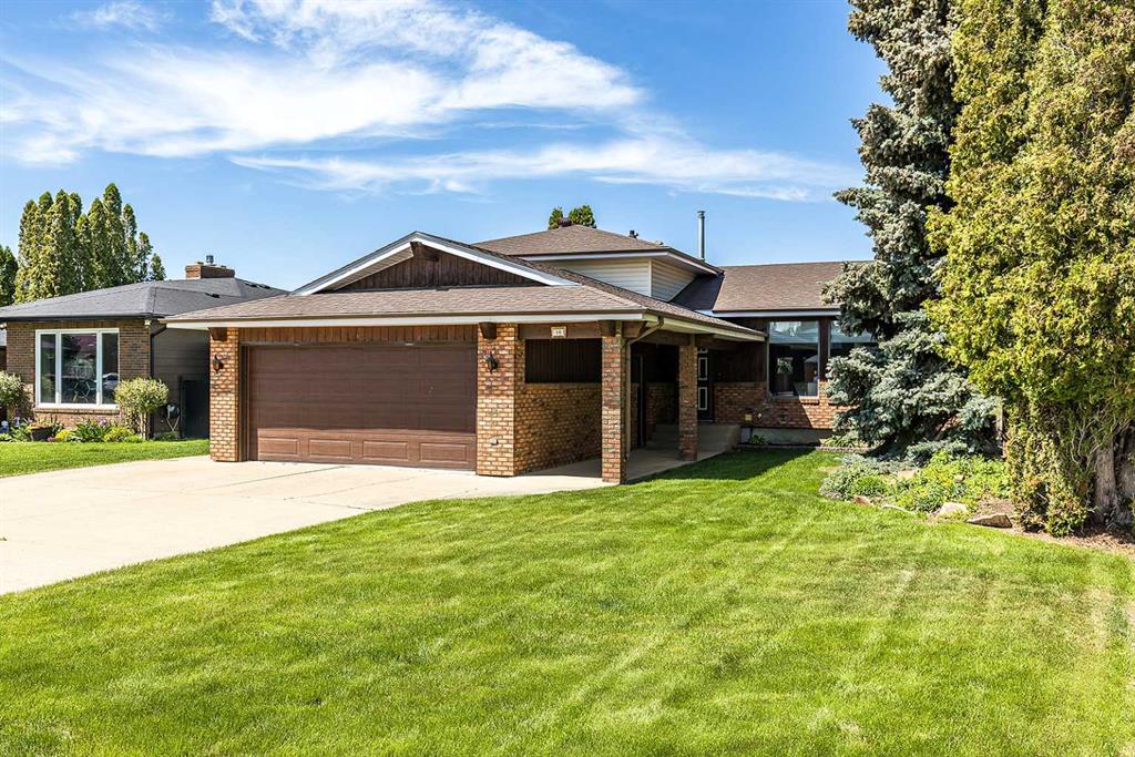 Picture of 16 East Glen Crescent SE, Medicine Hat Real Estate Listing