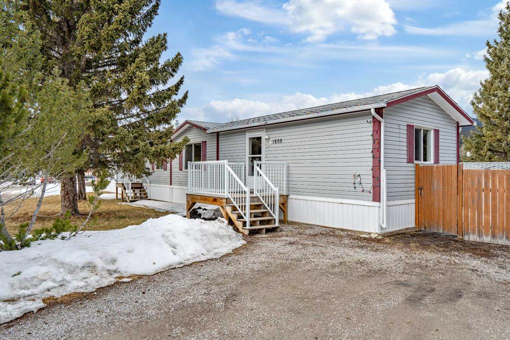Picture of 1605 129 Street , Blairmore Real Estate Listing