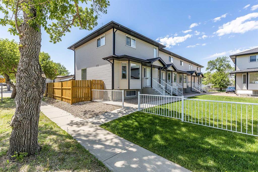 Picture of 1, 115 3 Street NE, Redcliff Real Estate Listing