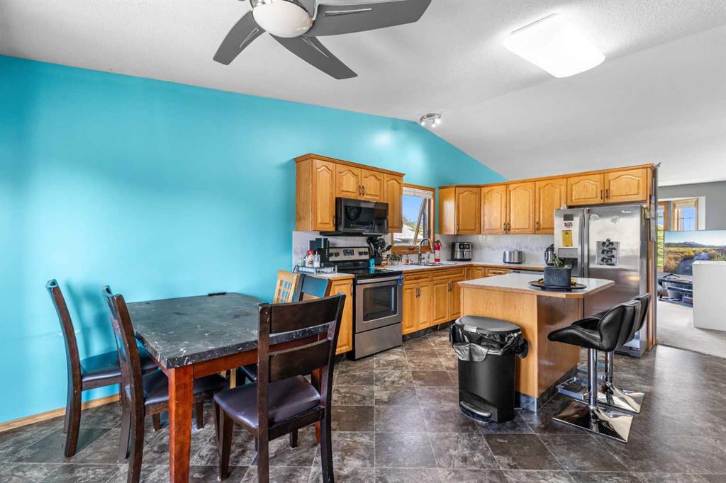 Picture of 10 Kingston Drive , Red Deer Real Estate Listing