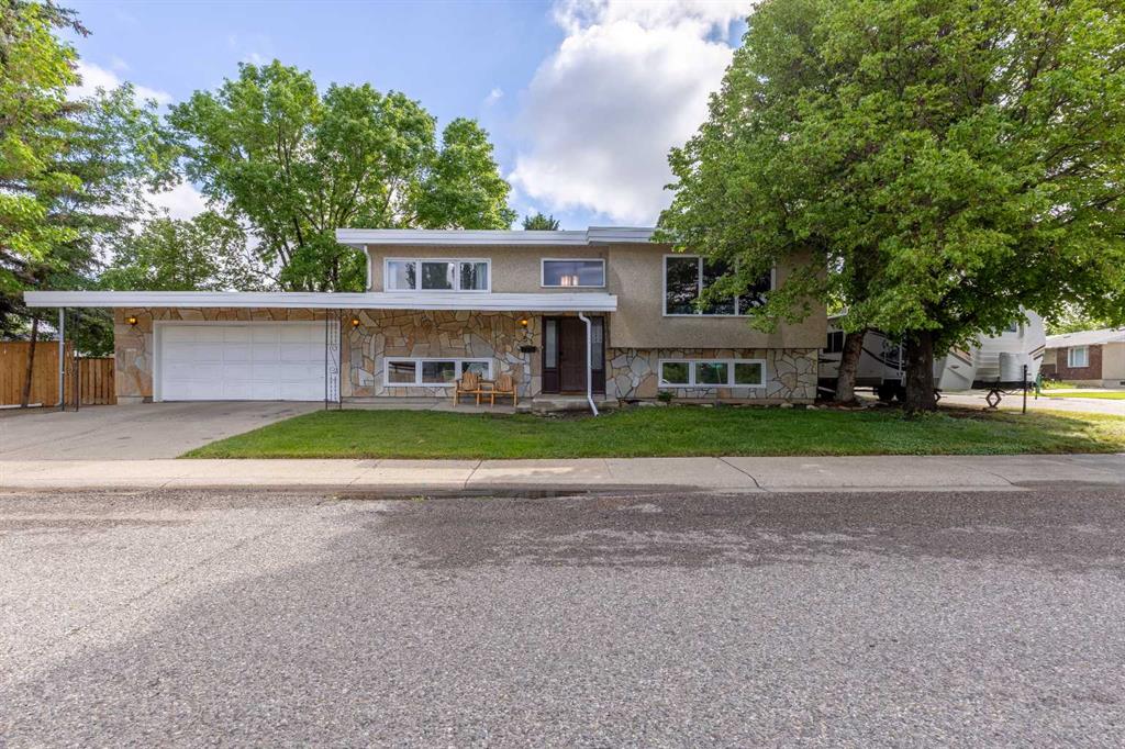 Picture of 5 Larkspur Road N, Lethbridge Real Estate Listing