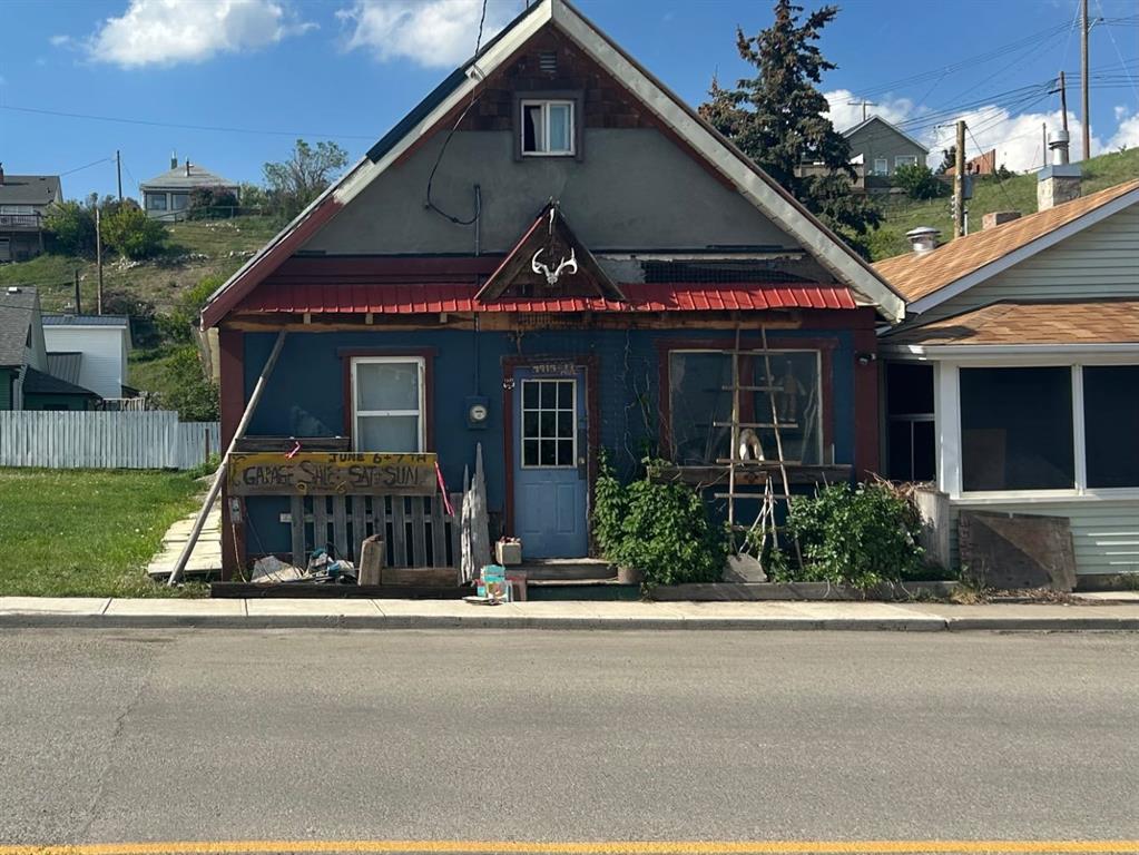 Picture of 7917 17 Avenue , Coleman Real Estate Listing