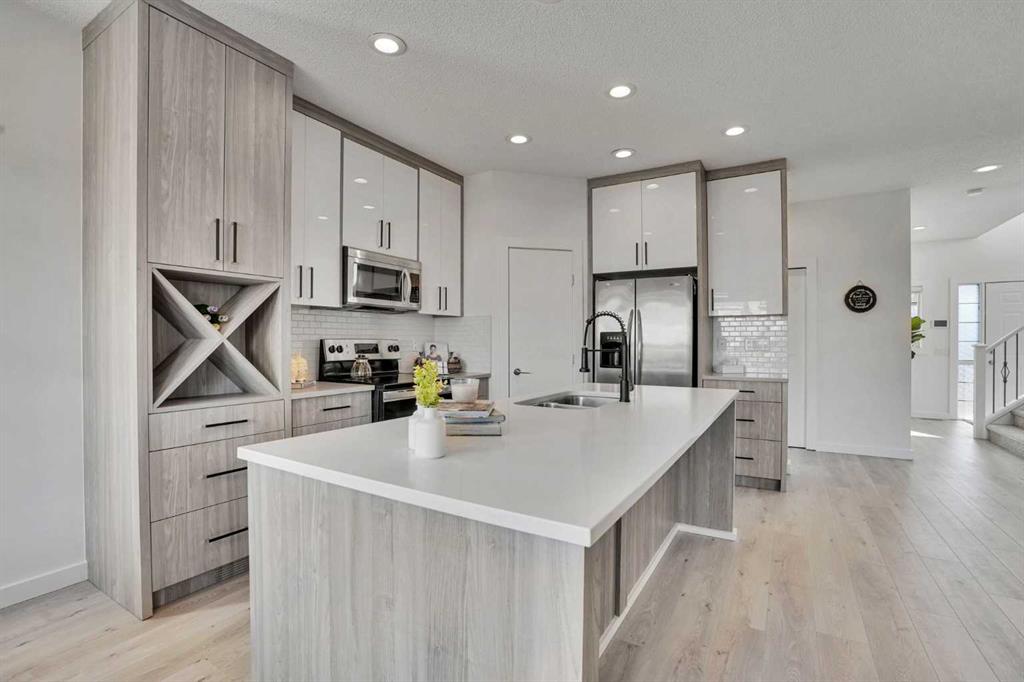 Picture of 92 Prestwick Heath SE, Calgary Real Estate Listing