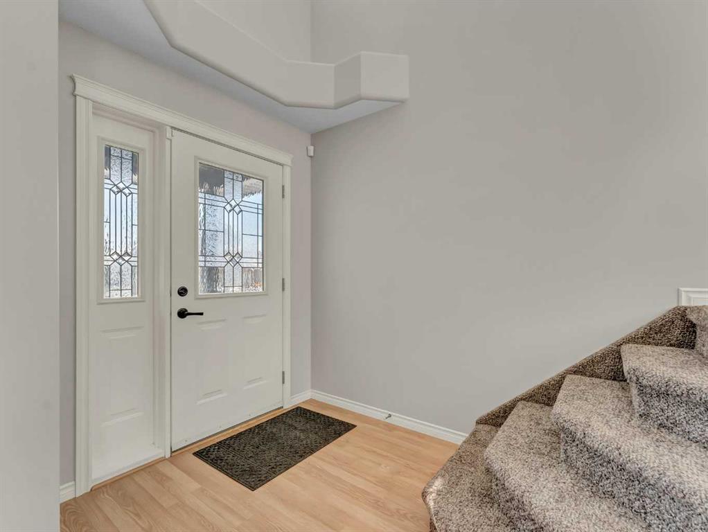 Picture of 36 Sunset Road SW, Medicine Hat Real Estate Listing