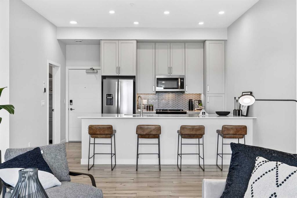 Picture of 410, 255 Les Jardins Park SE, Calgary Real Estate Listing
