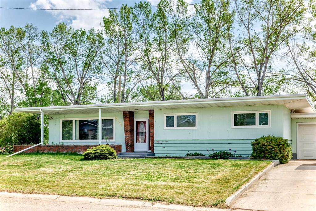 Picture of 2121 Westview Crescent , Bowden Real Estate Listing