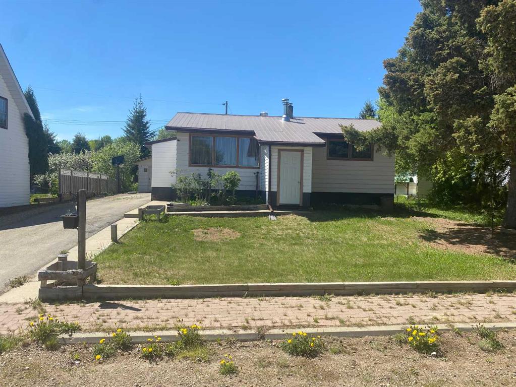 Picture of 4910 51 Street , Eaglesham Real Estate Listing