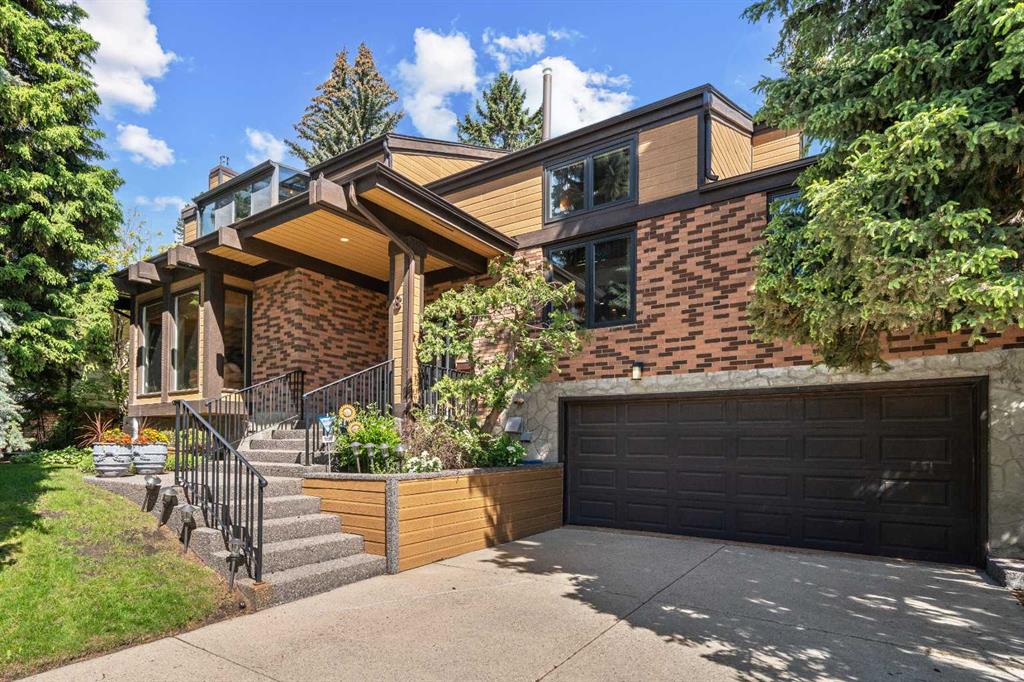 Picture of 8 Varsplain Place NW, Calgary Real Estate Listing