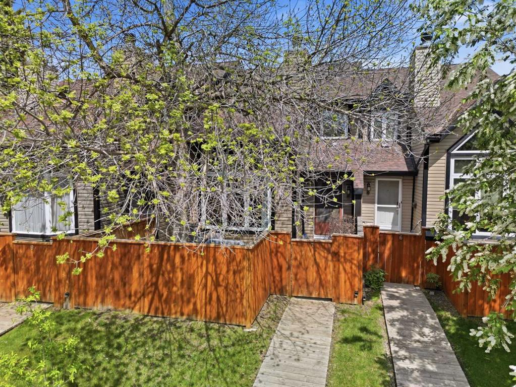 Picture of 7, 12625 24 Street SW, Calgary Real Estate Listing