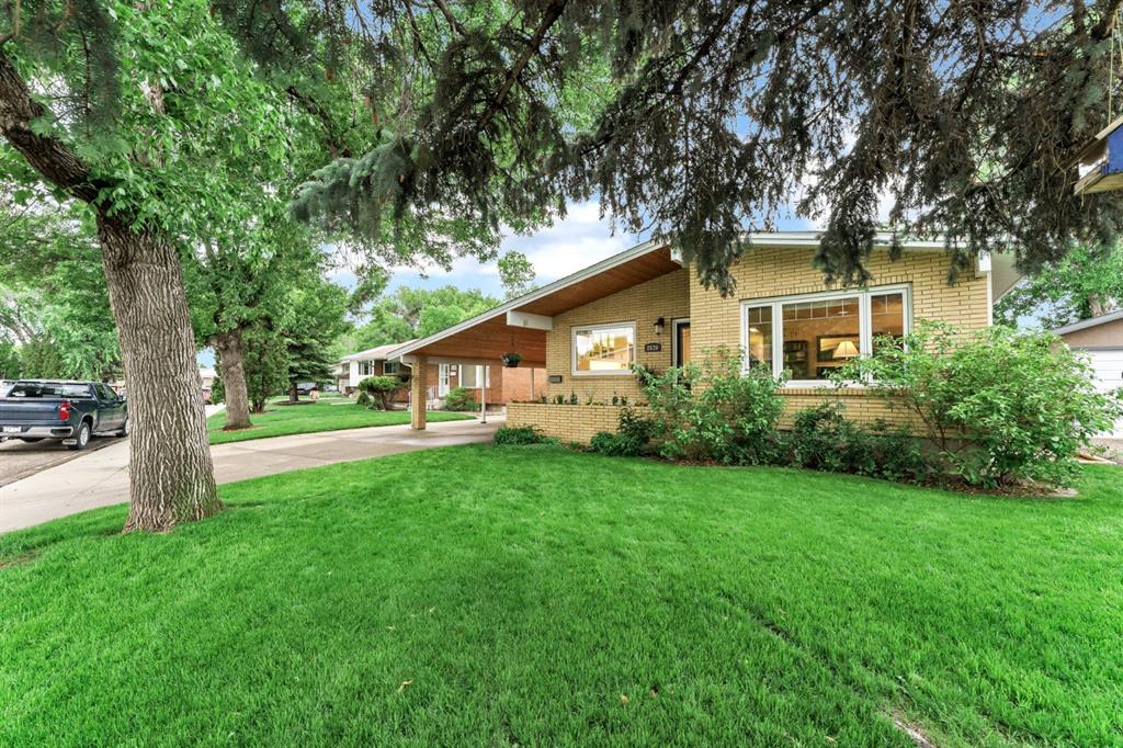 Picture of 2520 22 Avenue SE, Medicine Hat Real Estate Listing