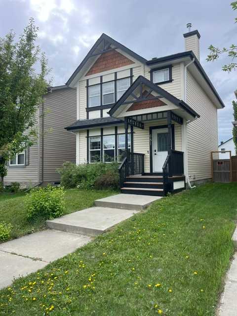 Picture of 681 Evermeadow Road SW, Calgary Real Estate Listing