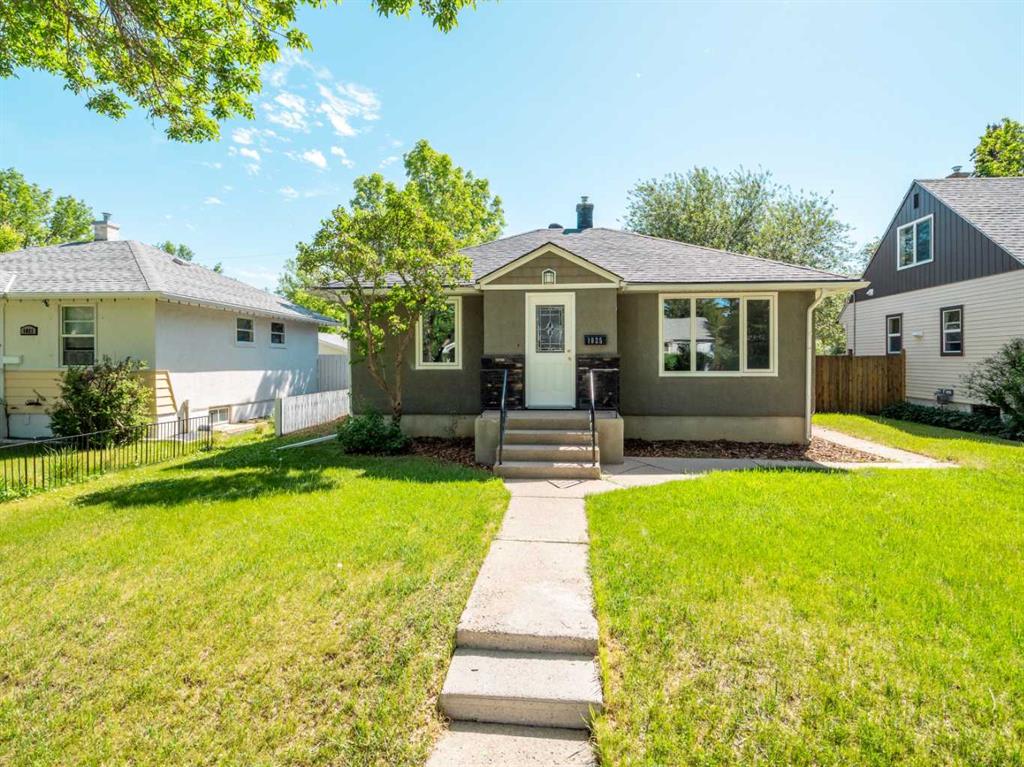 Picture of 1025 12 Street S, Lethbridge Real Estate Listing