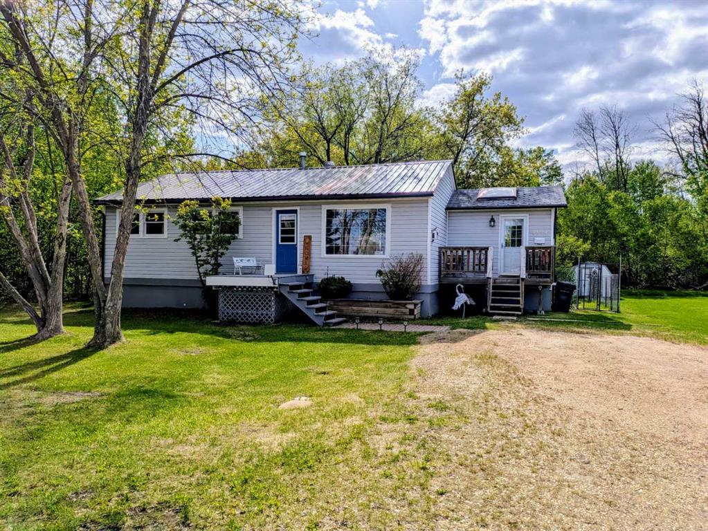 Picture of 4814 52 Street , Eaglesham Real Estate Listing
