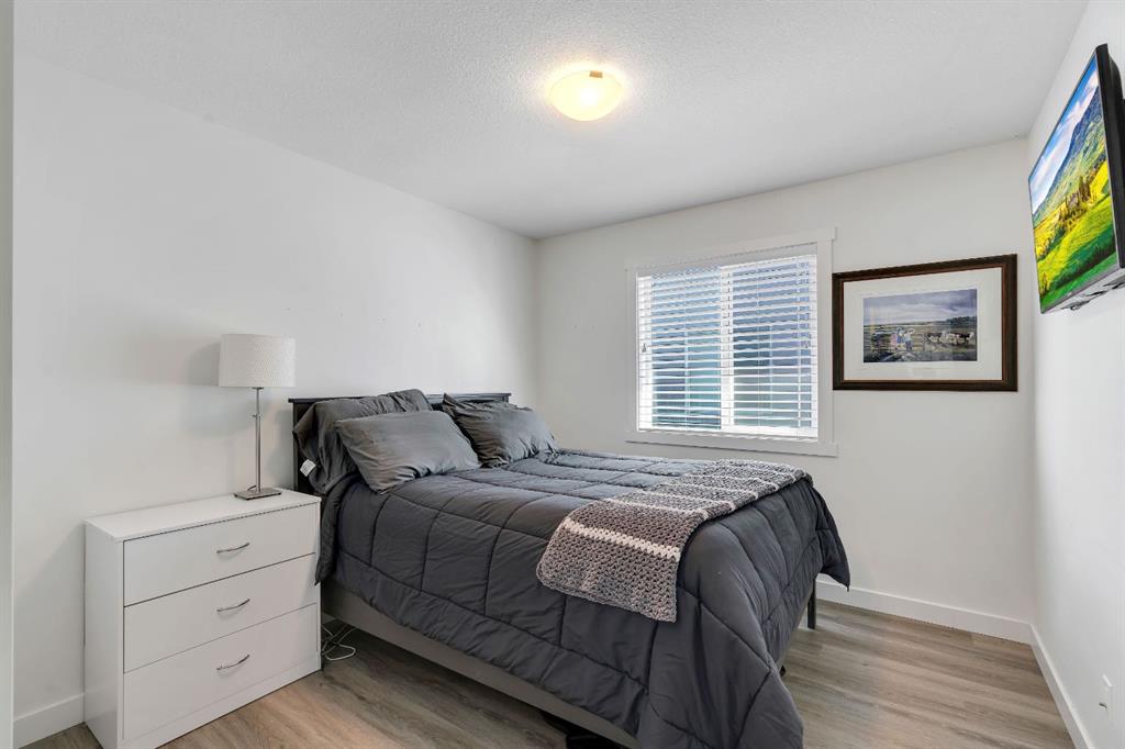 Picture of 118 REUNION Green NW, Airdrie Real Estate Listing
