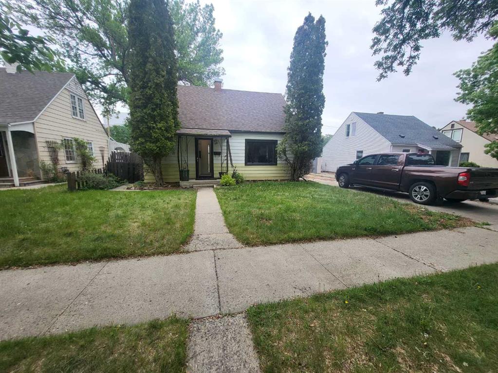 Picture of 941 16 Street S, Lethbridge Real Estate Listing