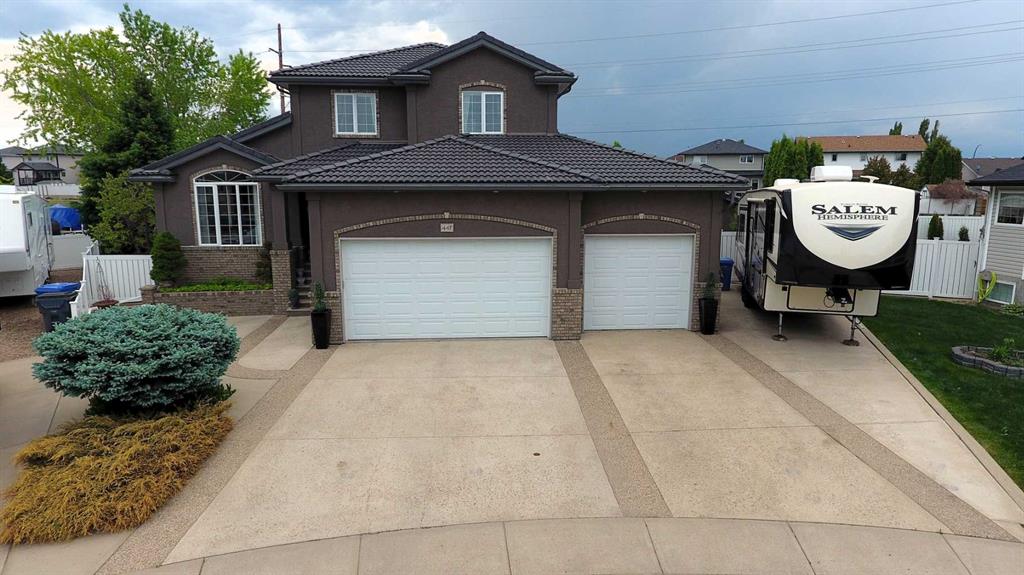 Picture of 447 Spruce Way SE, Medicine Hat Real Estate Listing