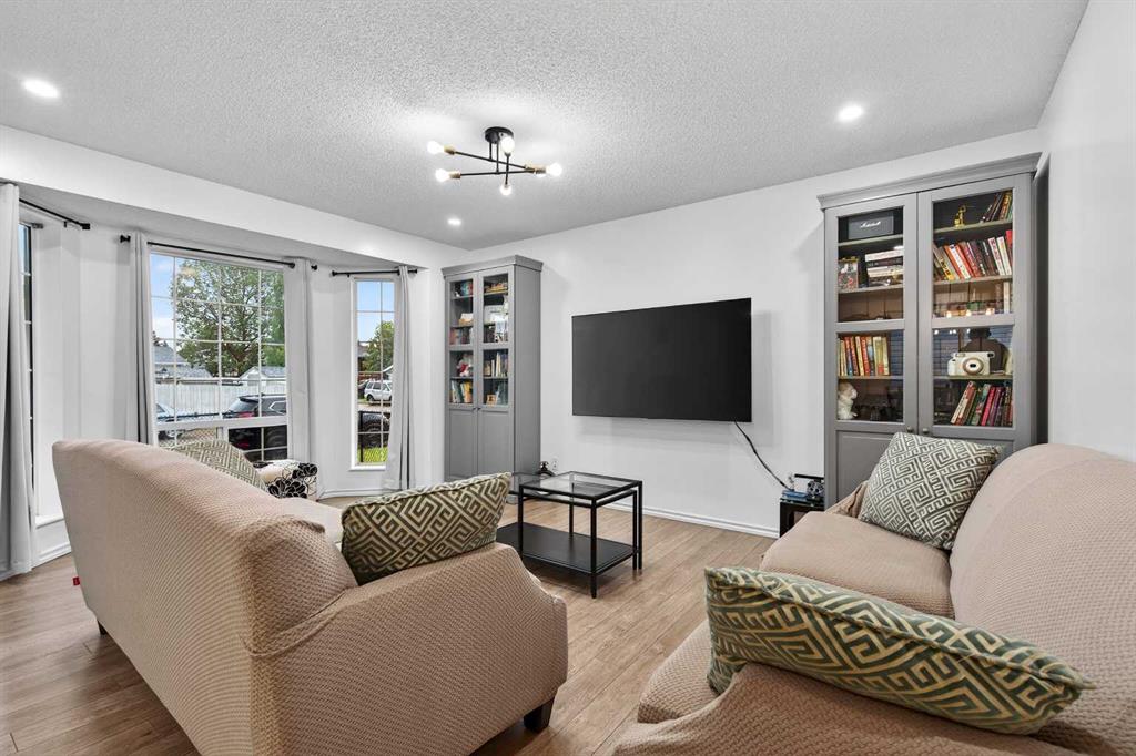 Picture of 91 Martinwood Court NE, Calgary Real Estate Listing
