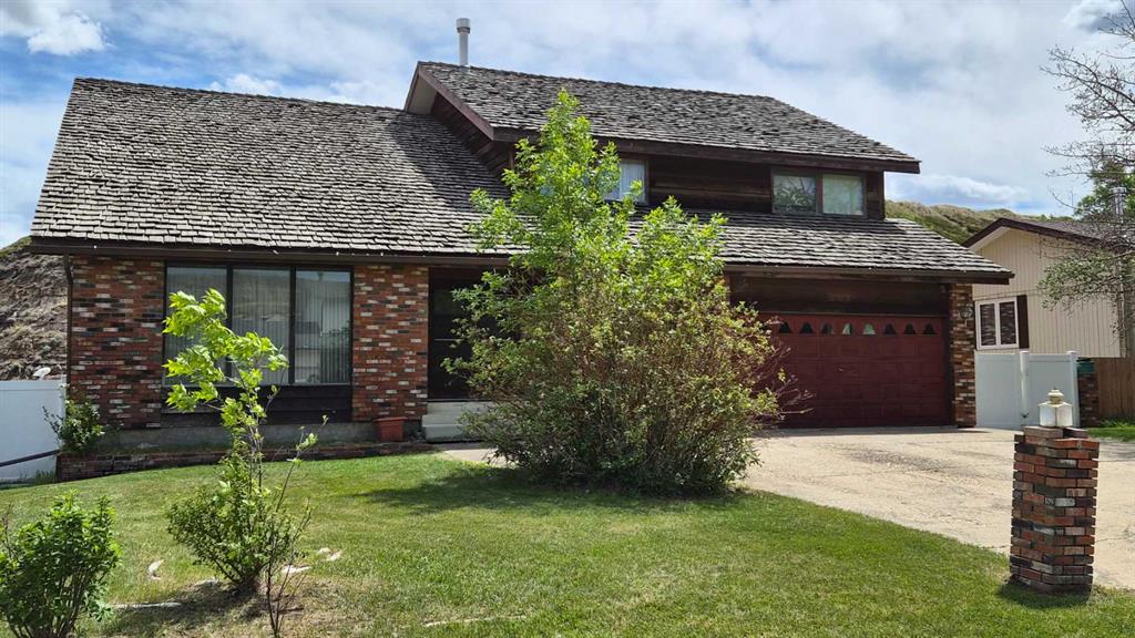 Picture of 201 Huntington Park , Drumheller Real Estate Listing
