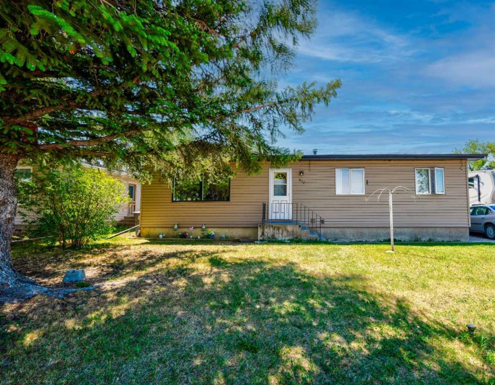 Picture of 517 55 Avenue W, Claresholm Real Estate Listing
