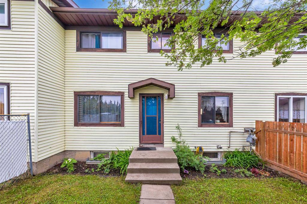 Picture of 4, 17 3 Avenue SE, Marshall Real Estate Listing