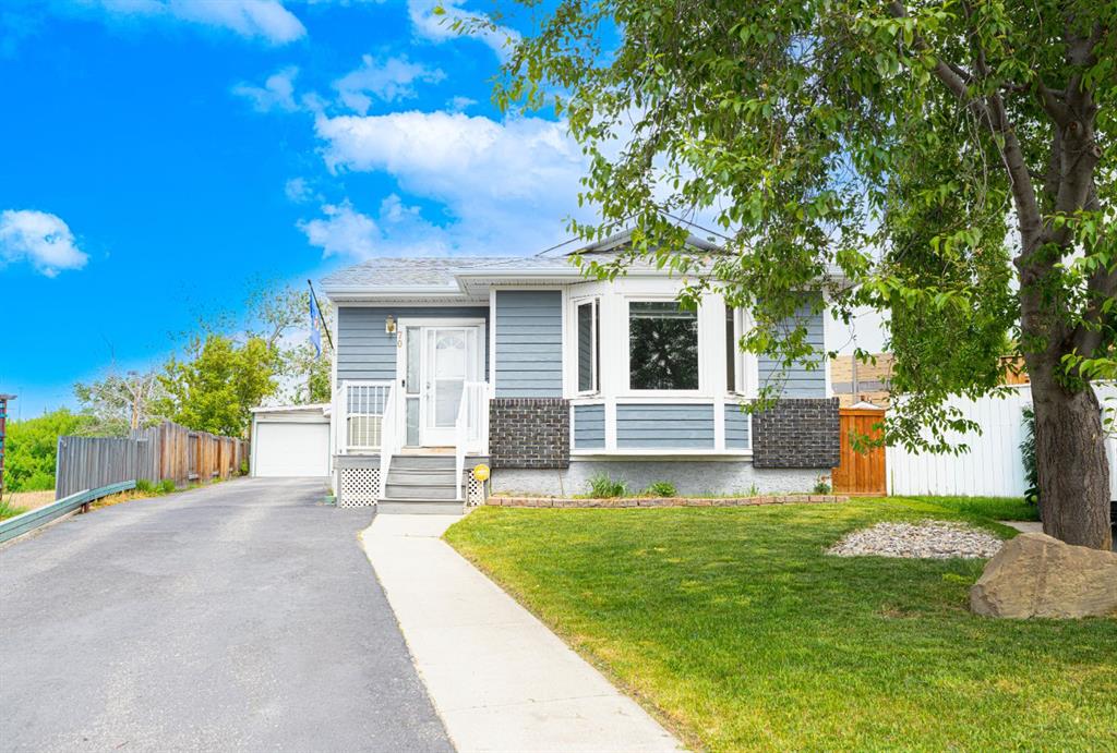 Picture of 70 Elizabeth Way SE, Airdrie Real Estate Listing