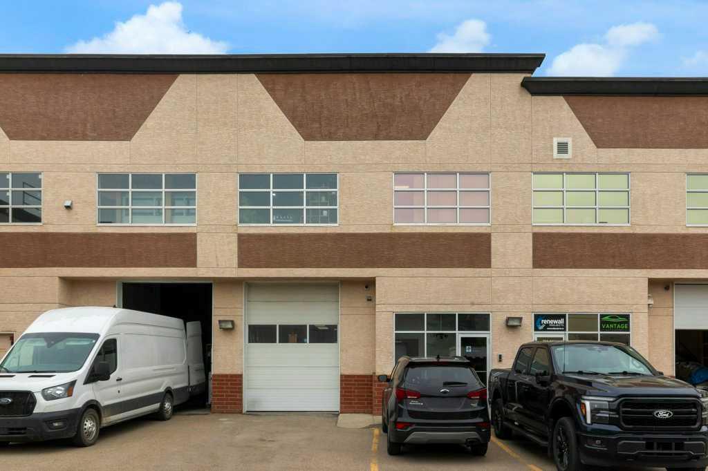 Picture of 215, 2914 Kingsview Boulevard SE, Airdrie Real Estate Listing