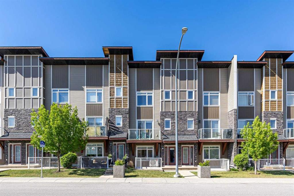 Picture of 11 Skyview Point Heath NE, Calgary Real Estate Listing