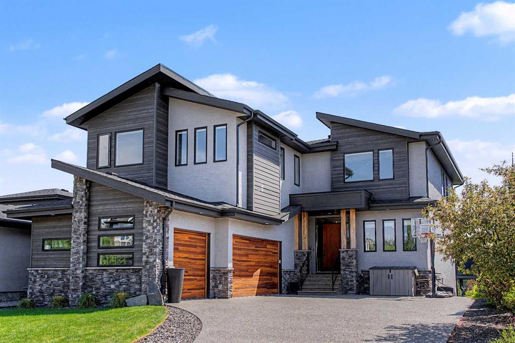 Picture of 125 Cranbrook Heights SE, Calgary Real Estate Listing