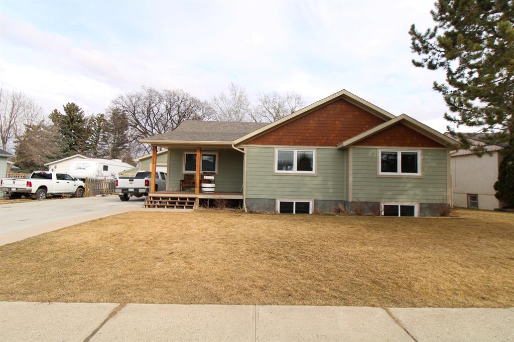 Picture of 5715 56 st  , Taber Real Estate Listing