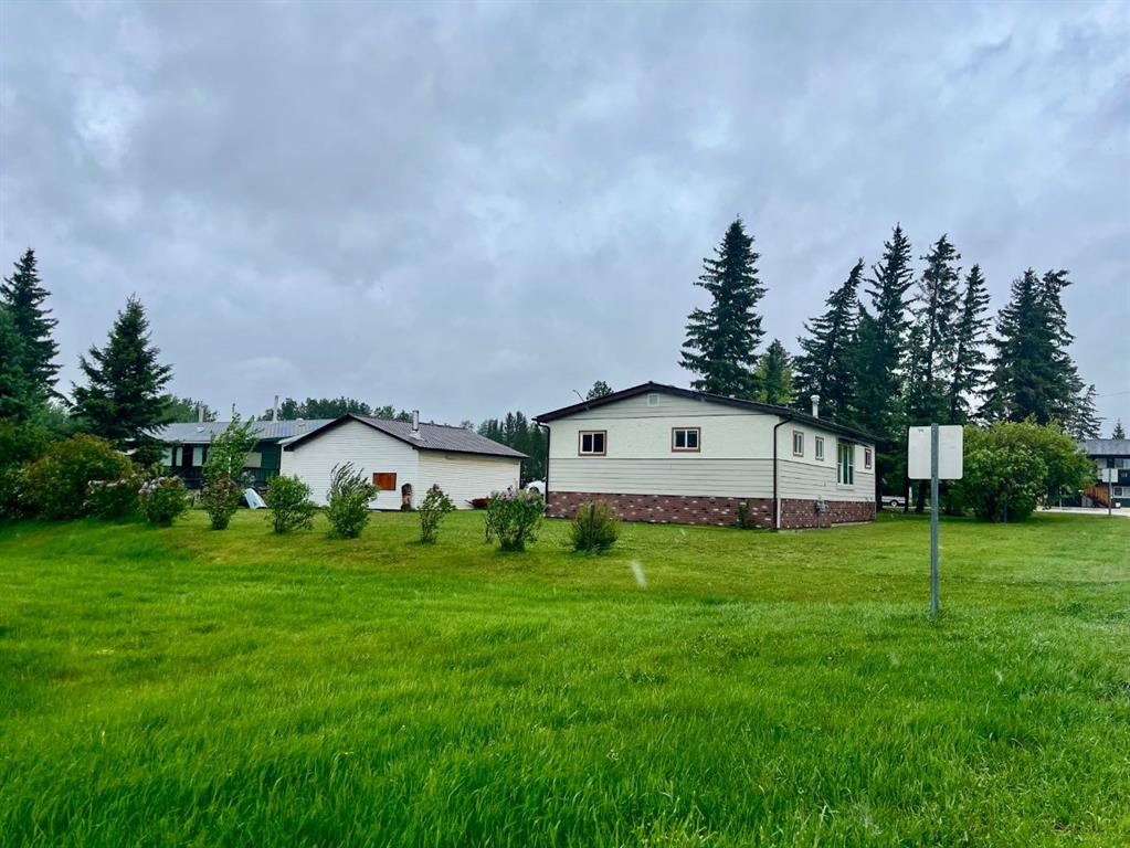Picture of 5104 50 Street , Caroline Real Estate Listing