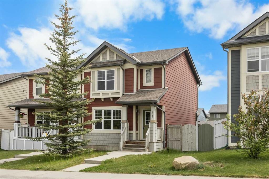 Picture of 928 Panamount Boulevard NW, Calgary Real Estate Listing