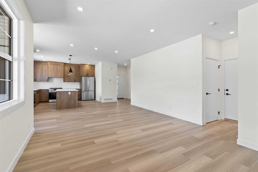 Picture of 1004, 201 Cooperswood Green SW, Airdrie Real Estate Listing