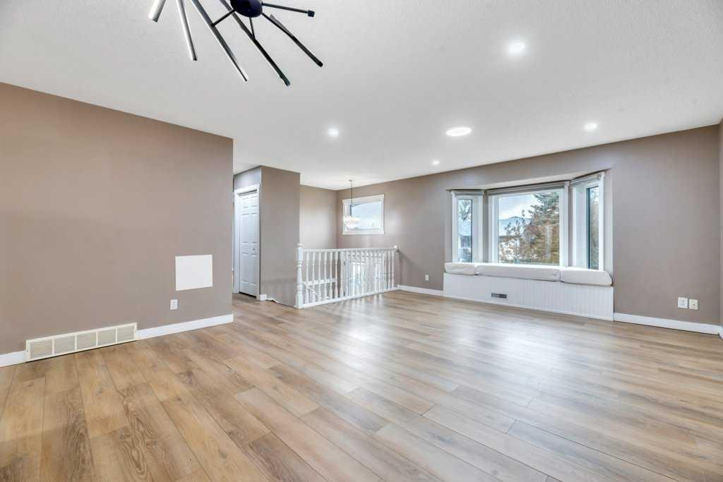 Picture of 119 Strathaven Crescent , Strathmore Real Estate Listing