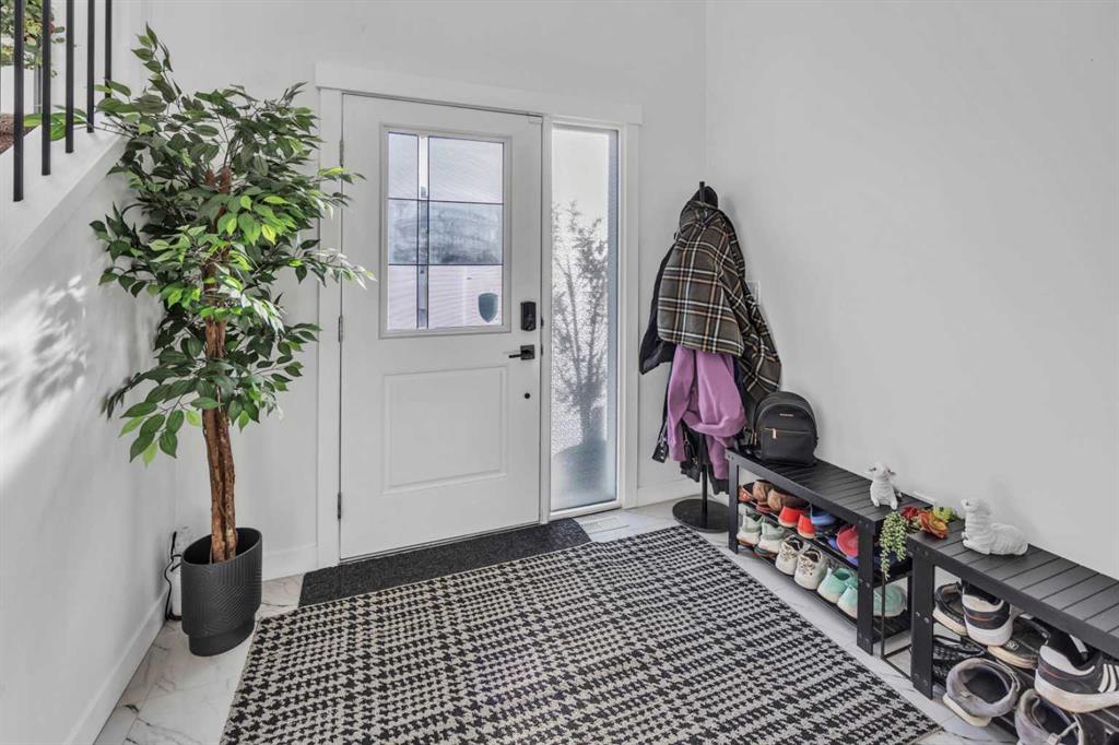 Picture of 97 Baysprings Gardens SW, Airdrie Real Estate Listing